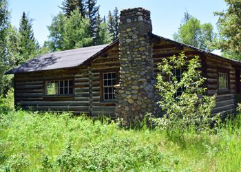 Cabin where Roosevelt sat with some of the locals and came up with a plan to buy up the land for a National Park
